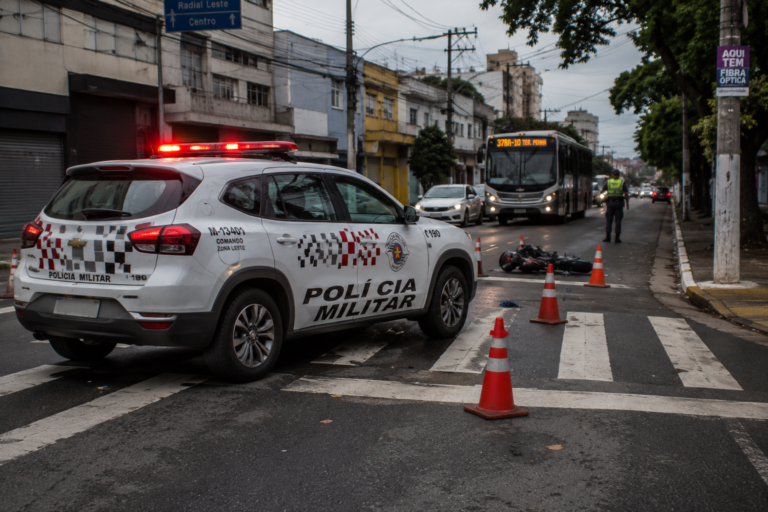 Mulher e criança são atropeladas por viatura da PM na Zona Leste de São Paulo